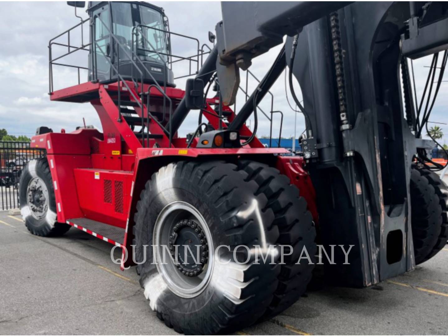 2023 Kalmar DCG410GS