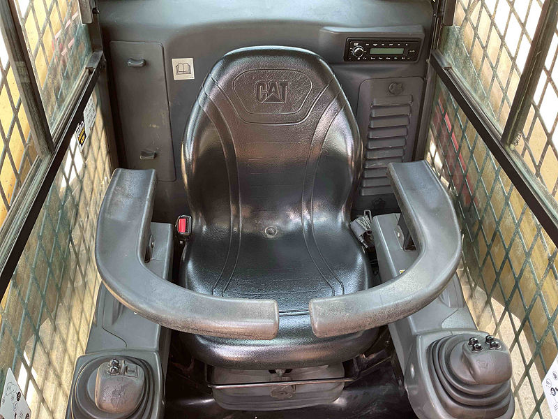 2018 CAT 236D