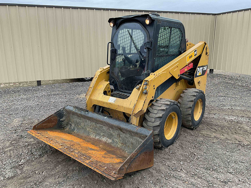 2018 CAT 236D A