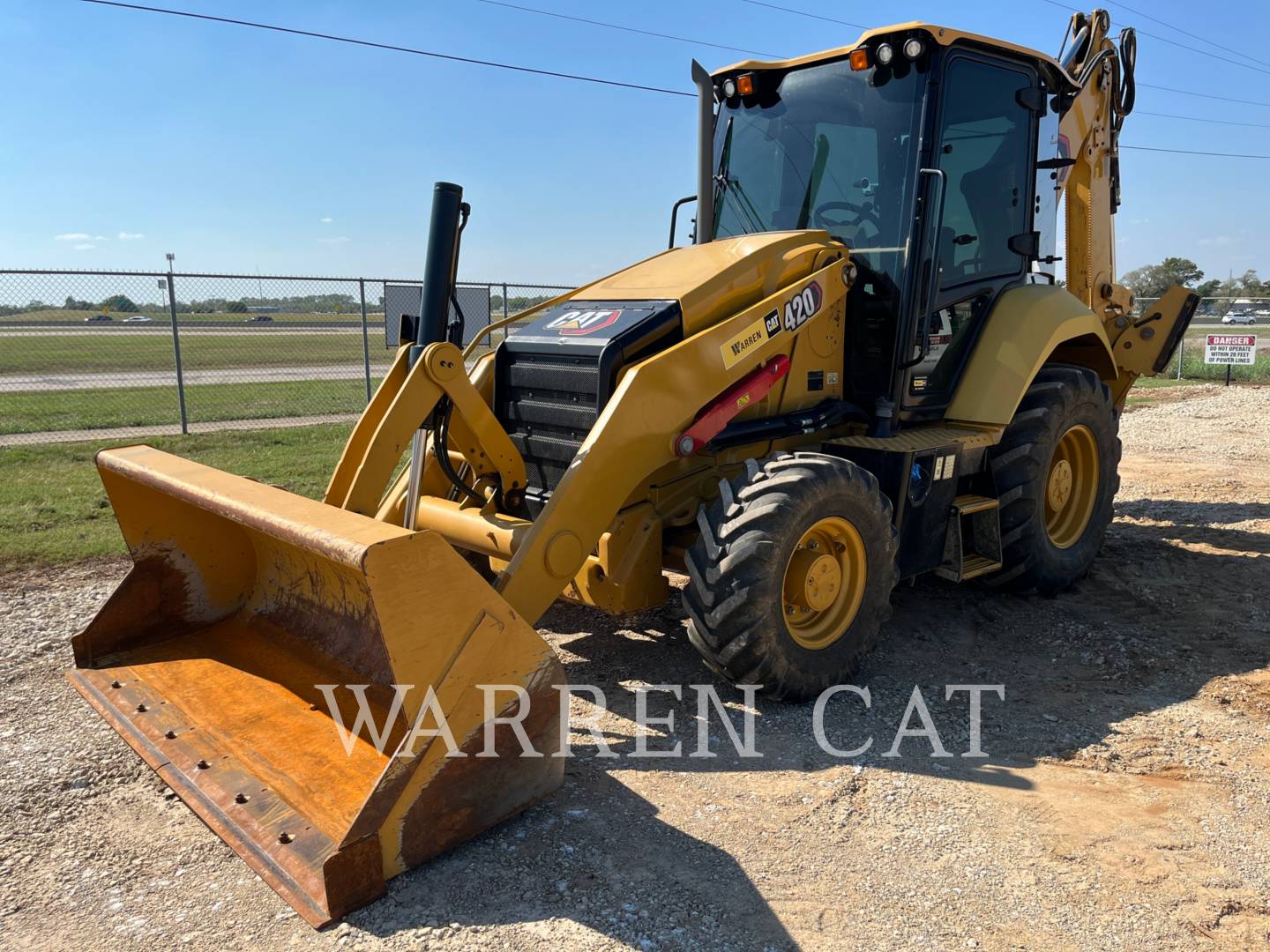 2022 CAT 420 AE4