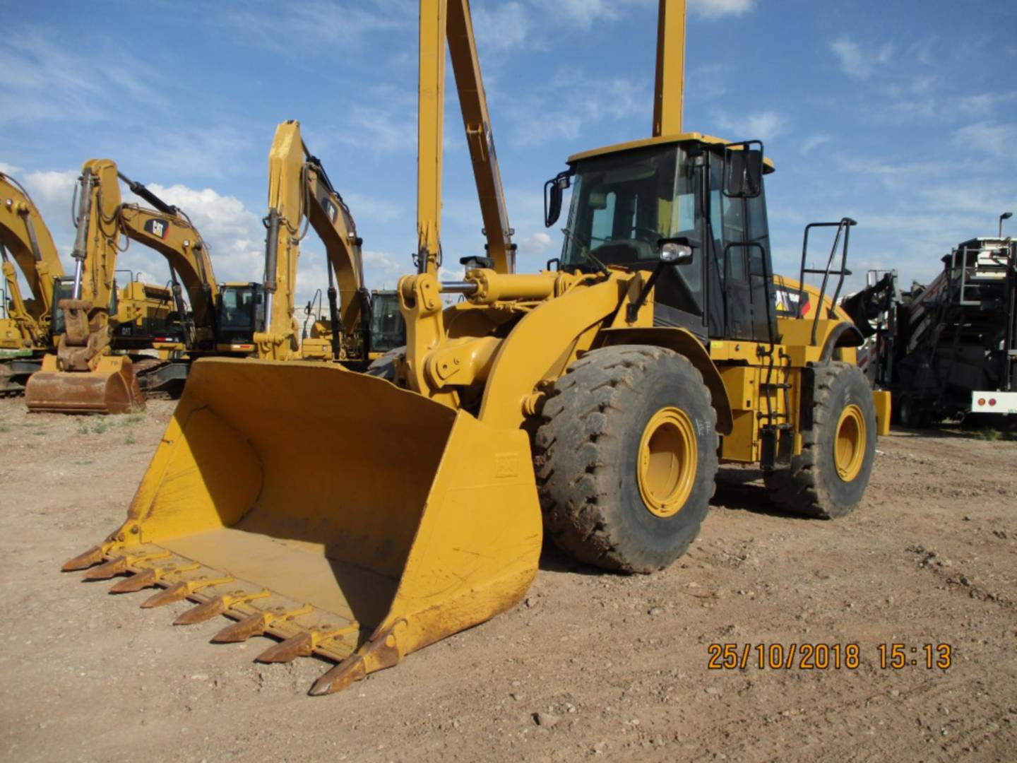 caterpillar-m1g02158