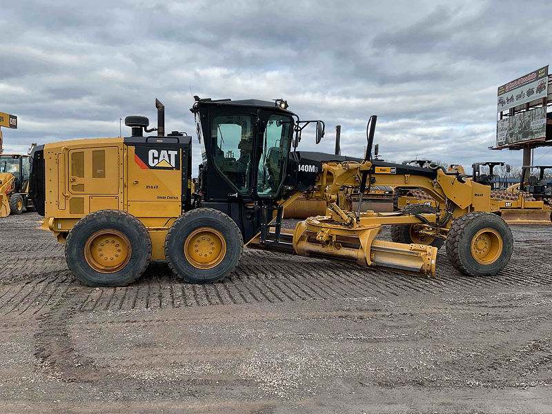 2016 CAT 140M LC17