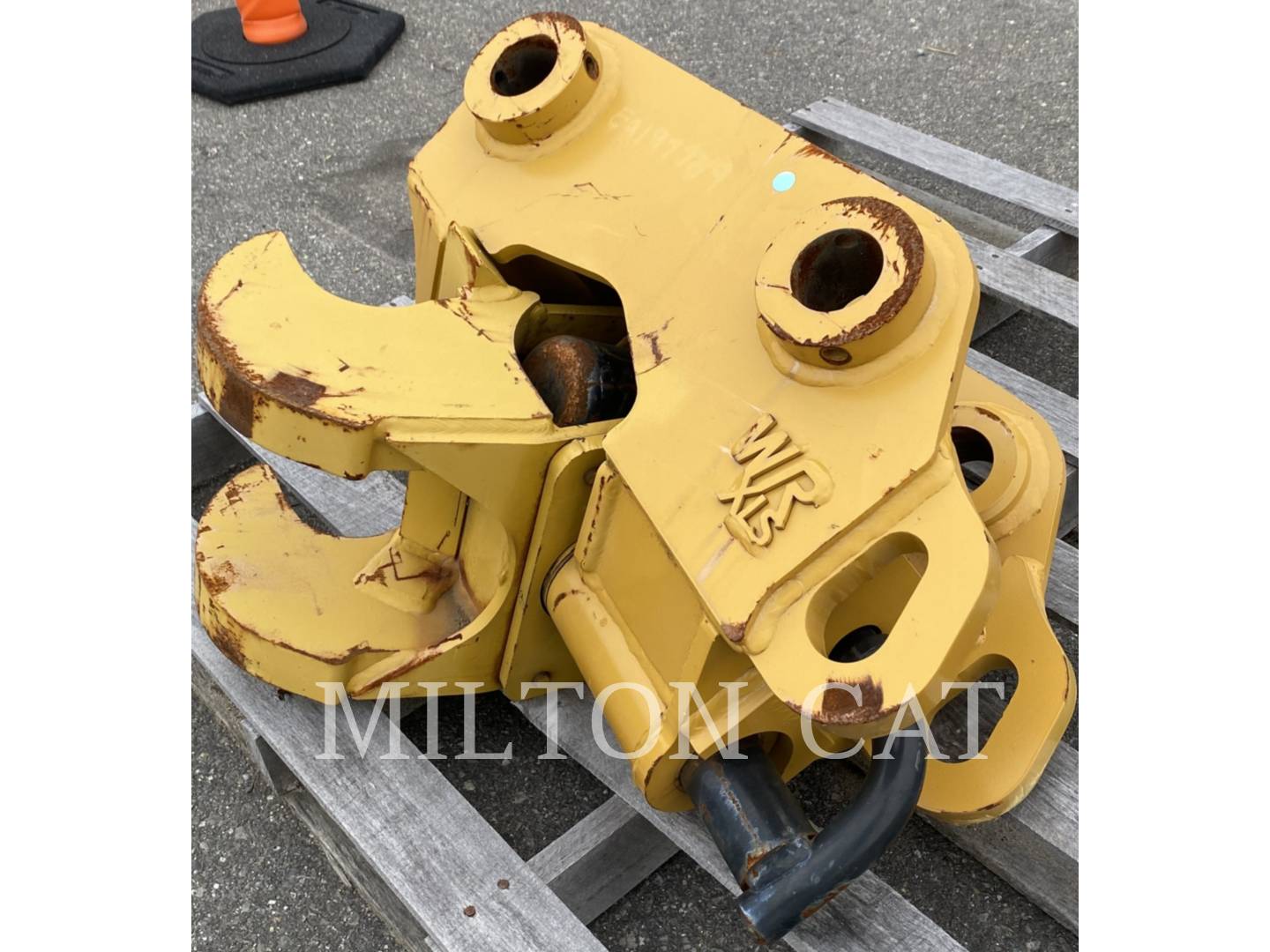 Photo of a  Wain Roy M314/M315 TILTING PIN LOCK COUPLER FOR 1/2 YARD PIN LOCK 