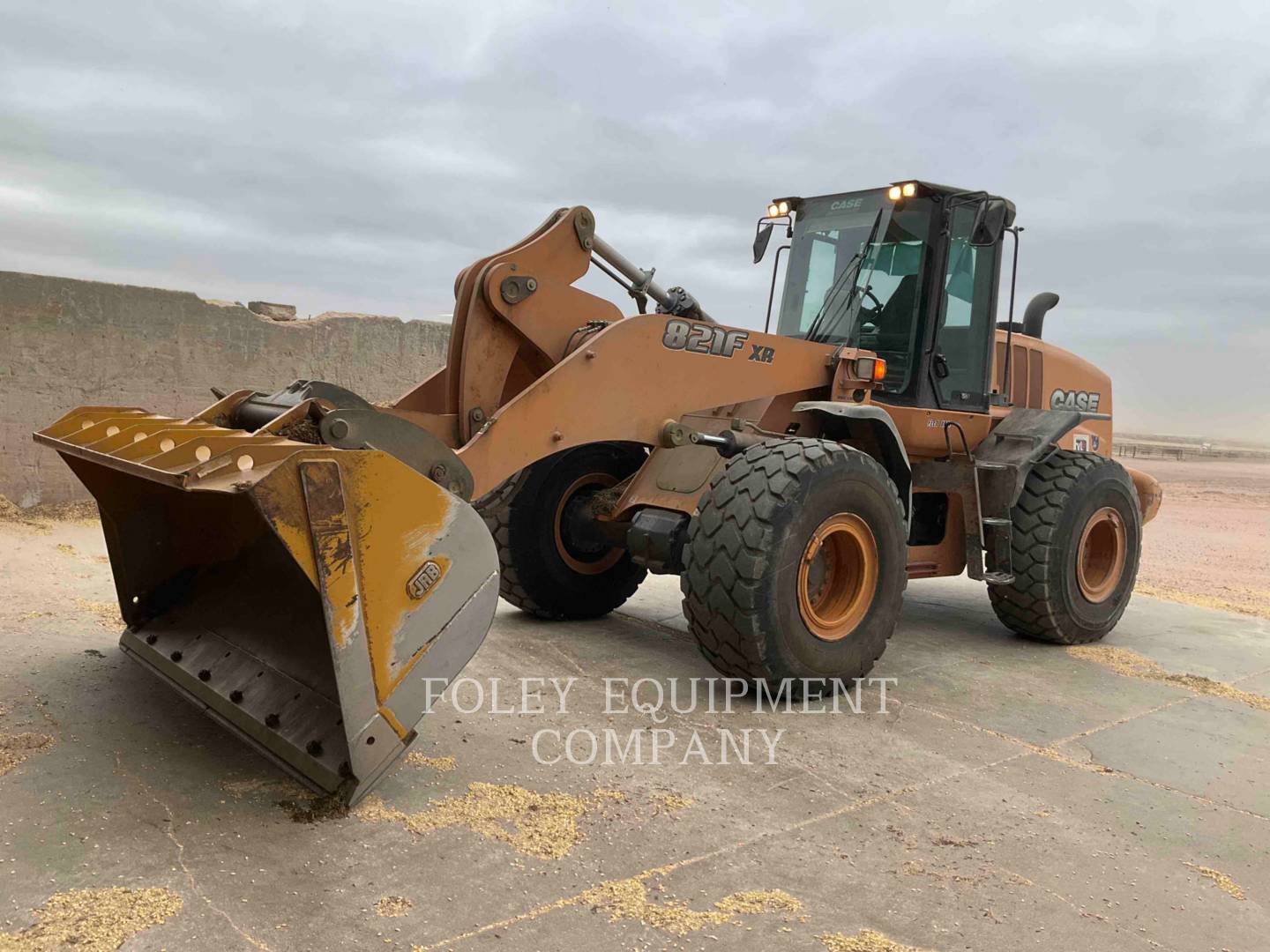 Case 821F