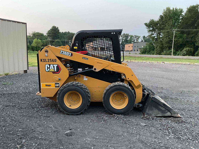 2023 CAT 236D3