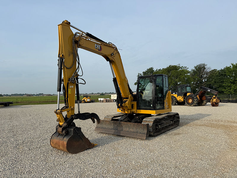 2022 CAT 30907CR