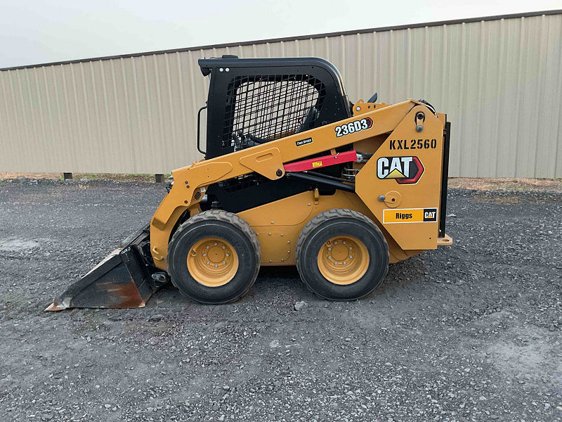 2023 CAT 236D3