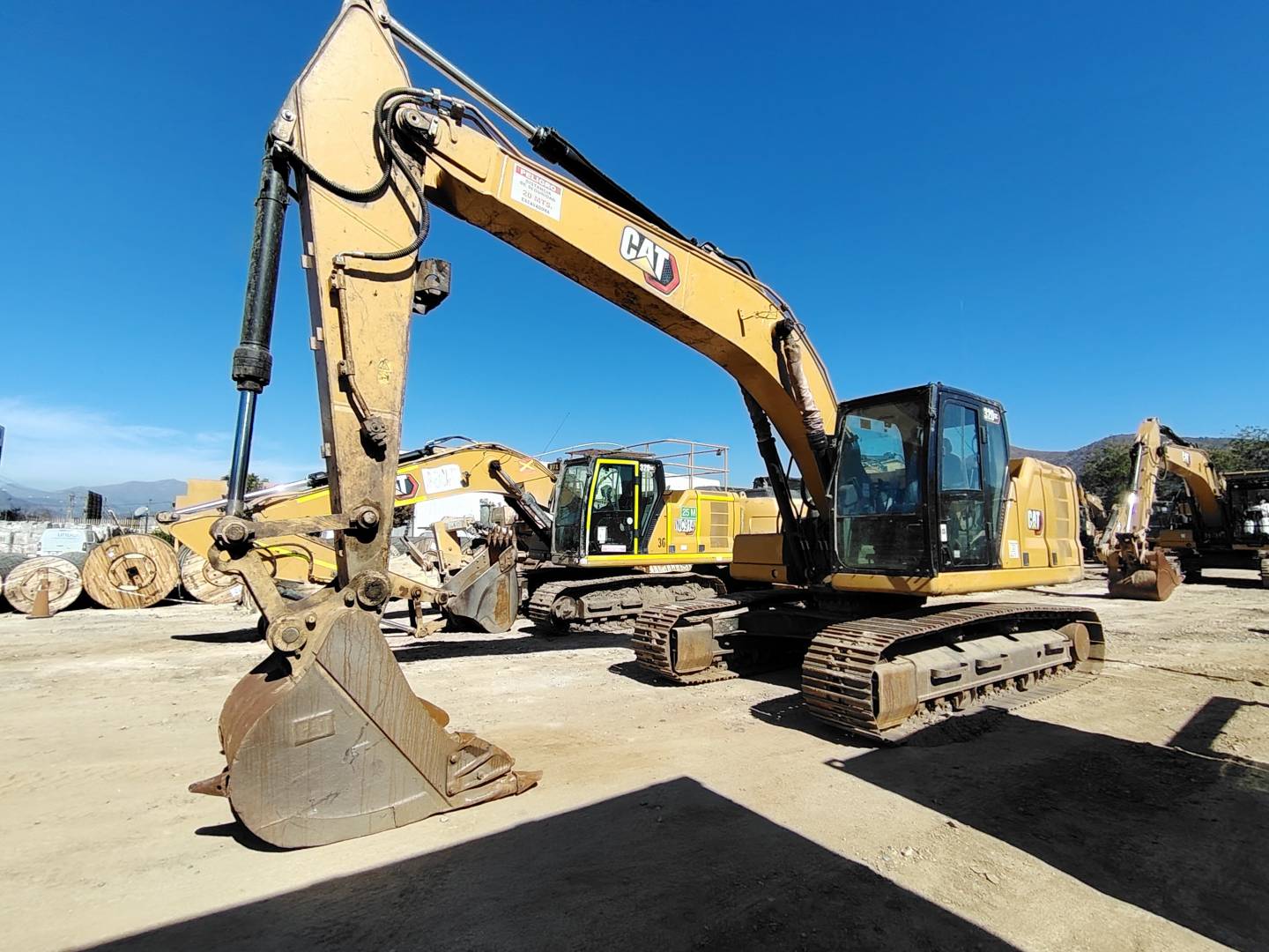 cat-dkj40249-10200995