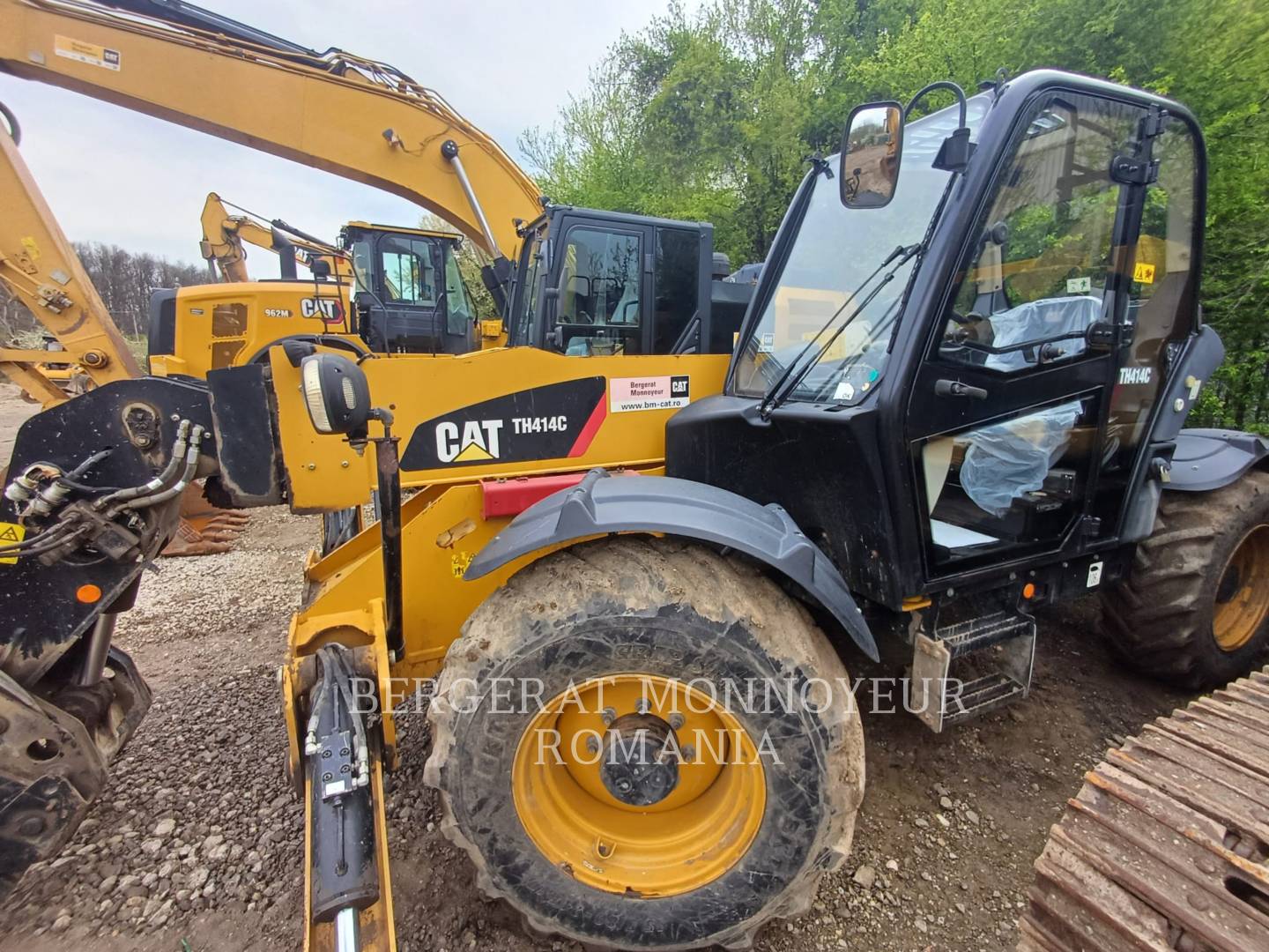 Photo of a  Caterpillar TH414C