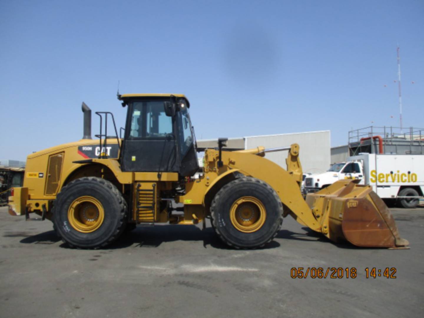 caterpillar-jlx00674