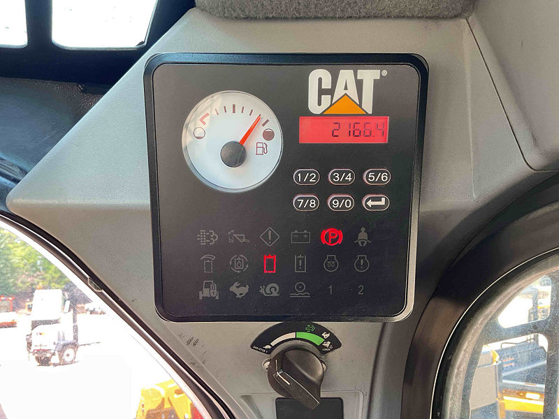 2018 CAT 236D