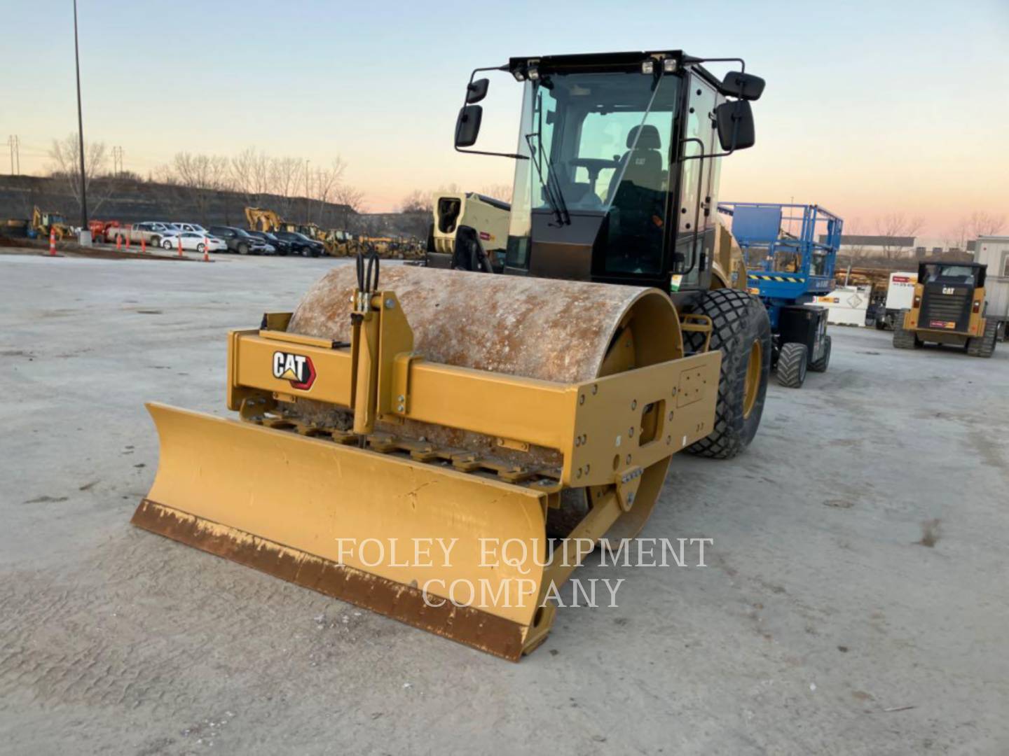 Photo of a  Caterpillar CS56B