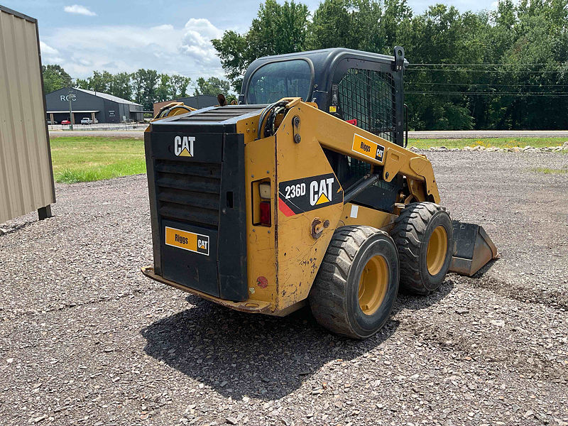 2018 CAT 236D