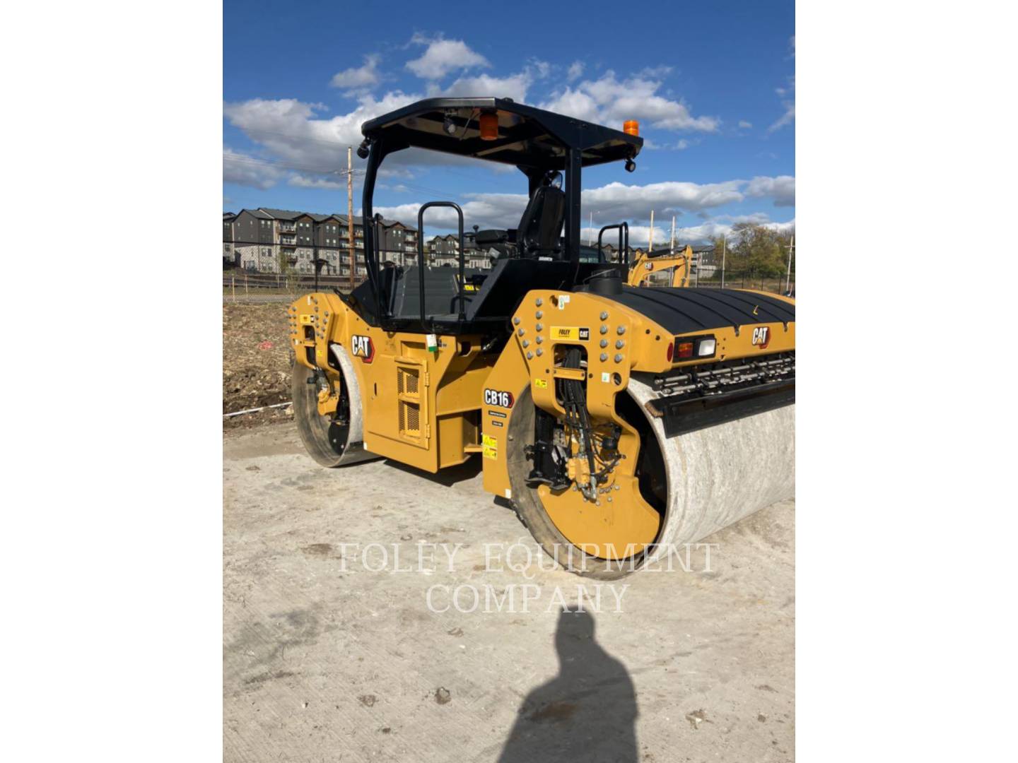 Cat CB16