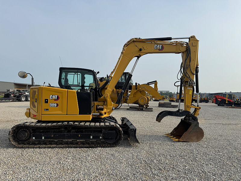 2022 CAT 30907CR