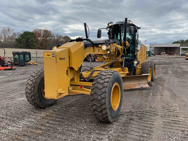 2016 CAT 140M LC17