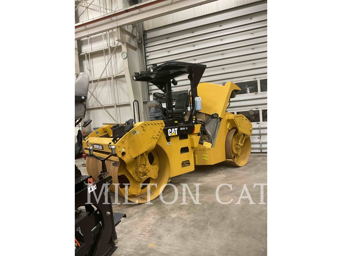 Photo of a  Caterpillar CB54 XW
