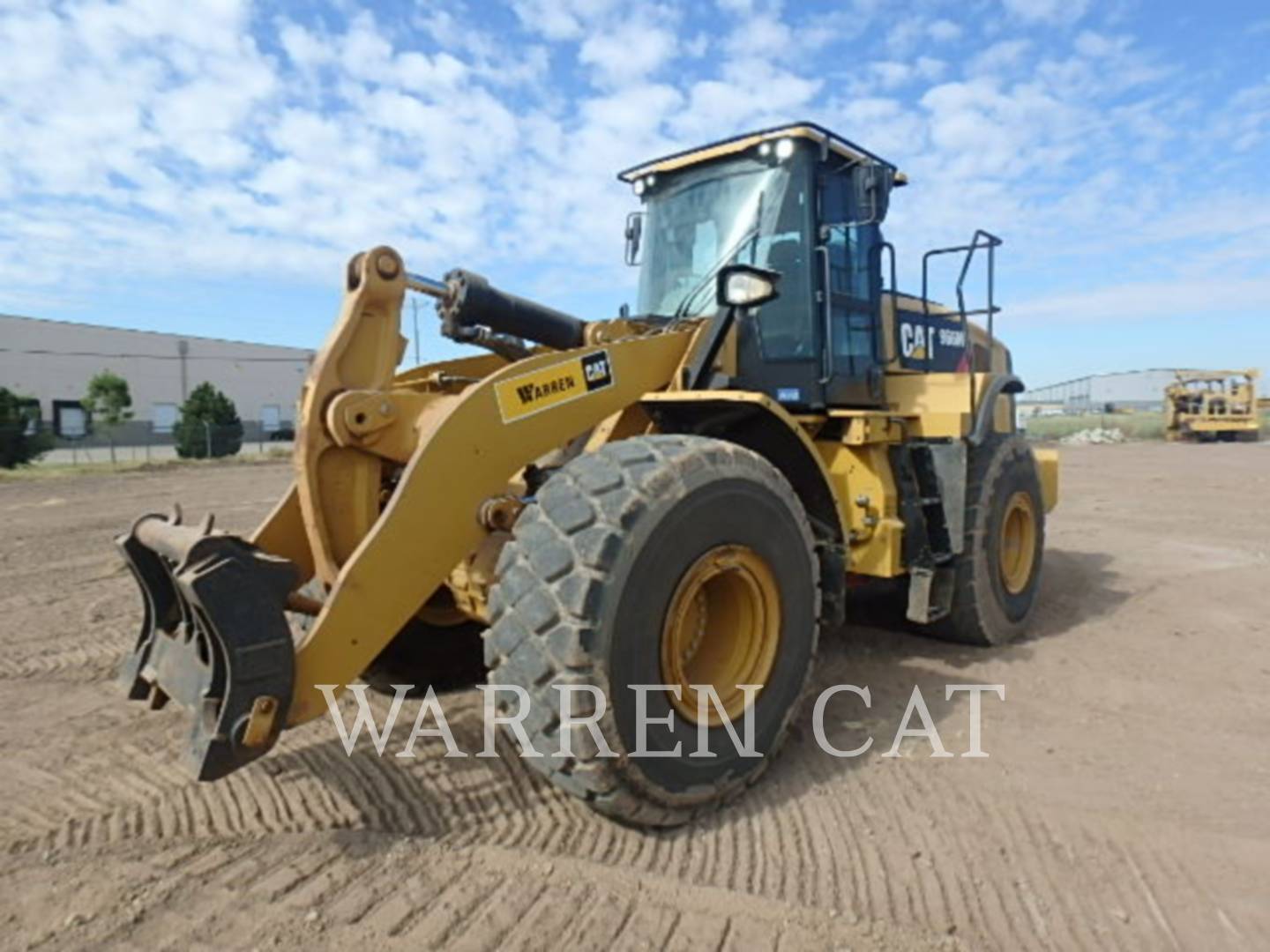 2016 CAT 966M