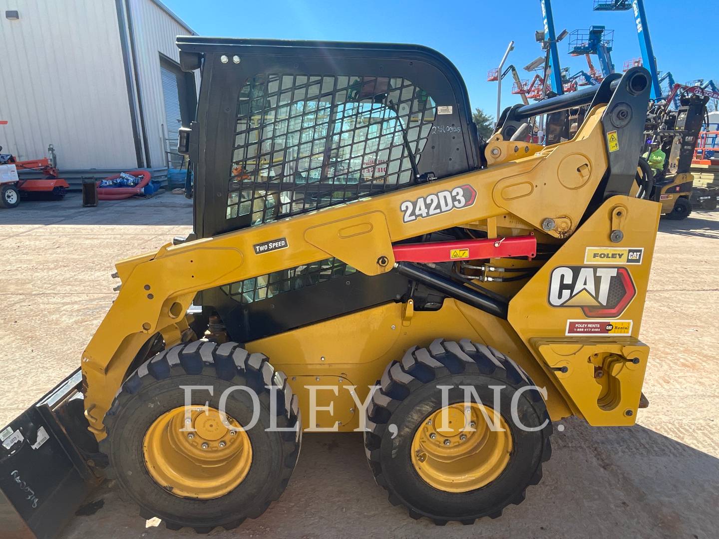Photo of a  Caterpillar 242D3