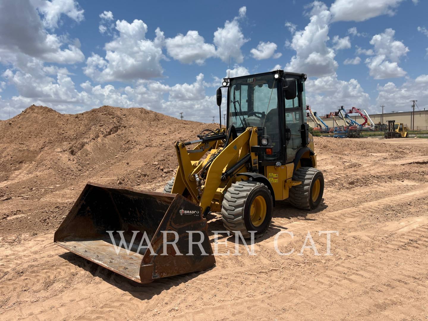 2022 CAT 903D