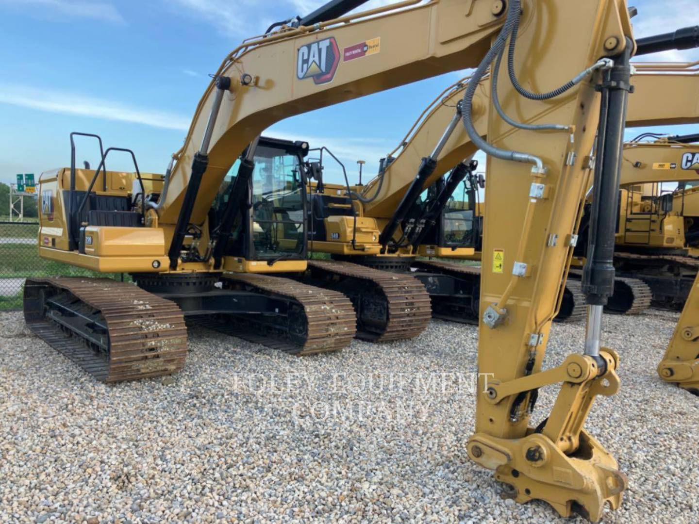Cat 320-079X