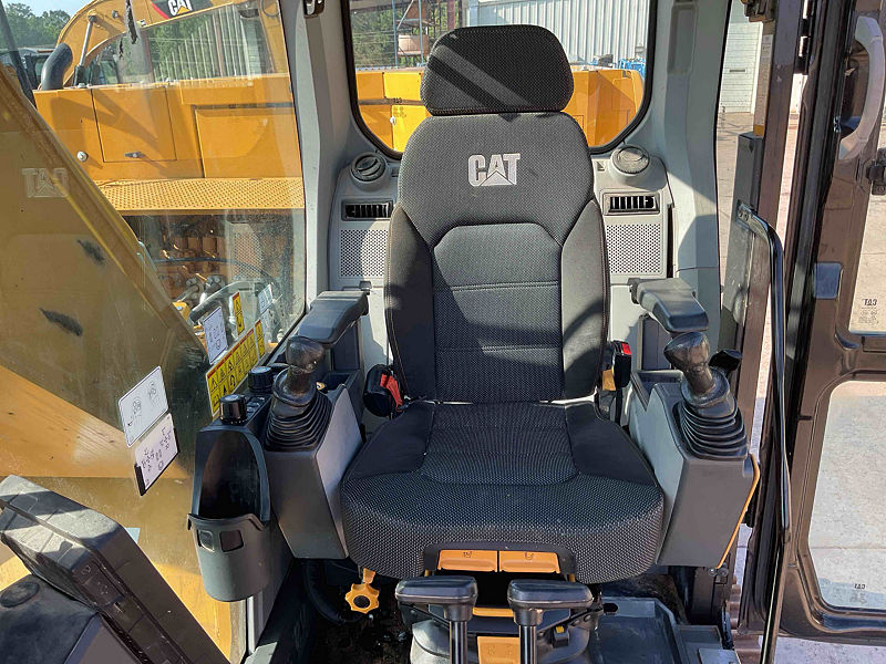2023 CAT 32607