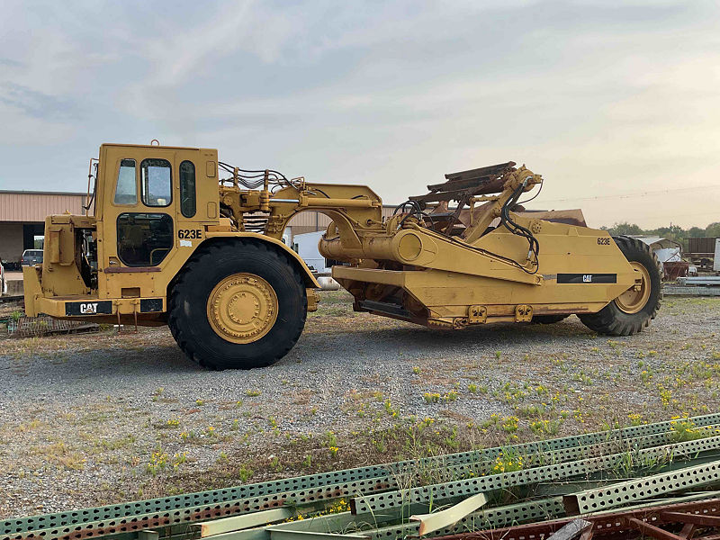 1986 CAT 623B