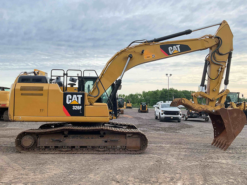 2017 CAT 326FL