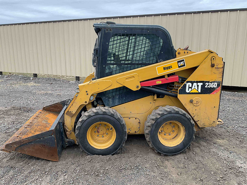 2018 CAT 236D A