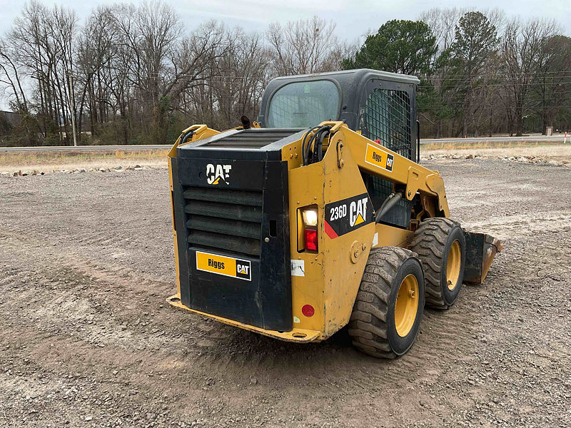 2018 CAT 236D A