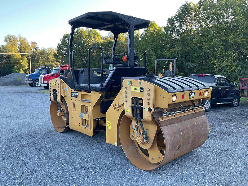 2015 CAT CB44B