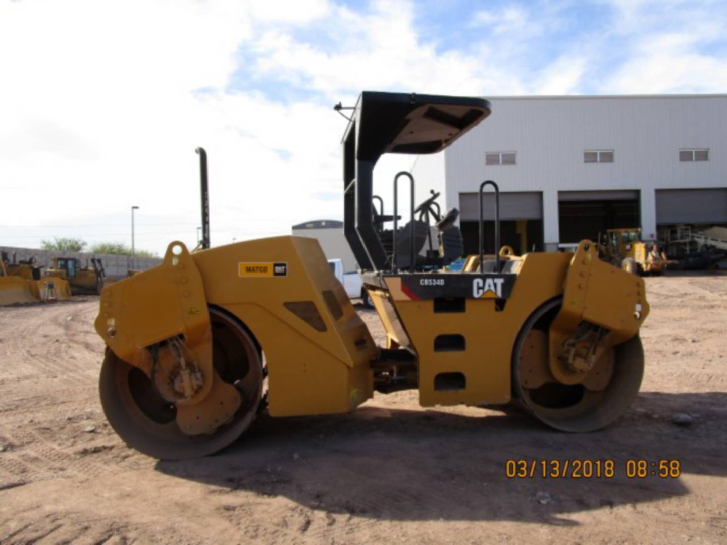 caterpillar-c8m00694