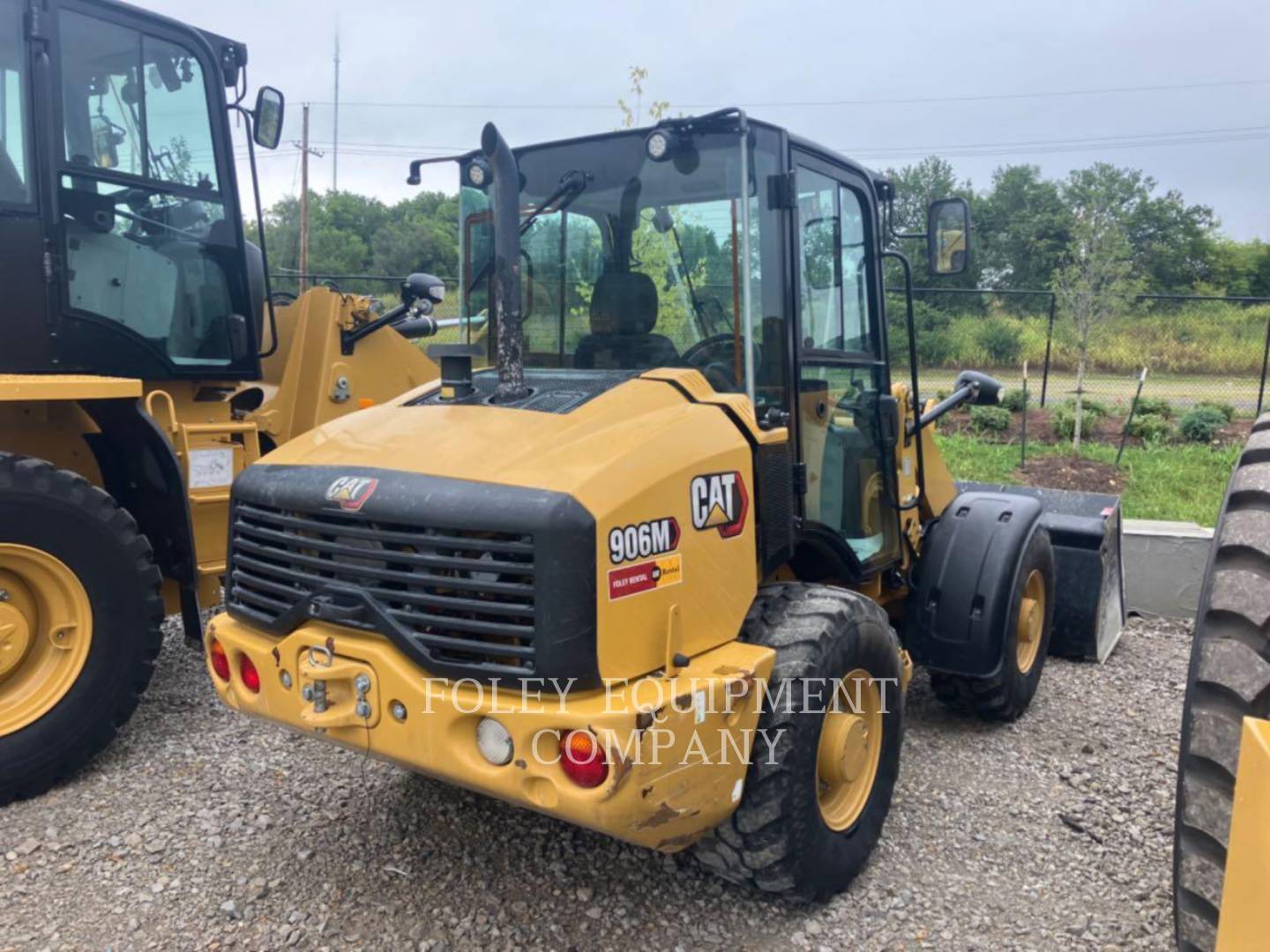 Cat 906M