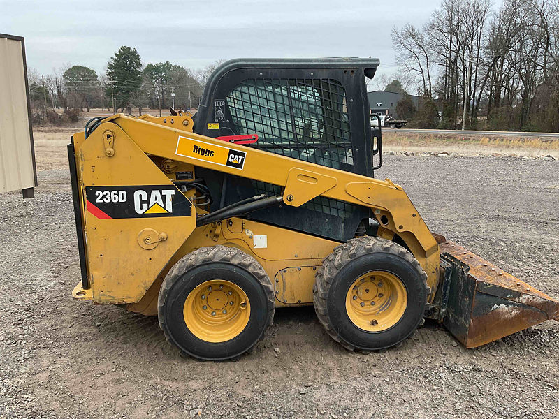 2018 CAT 236D A