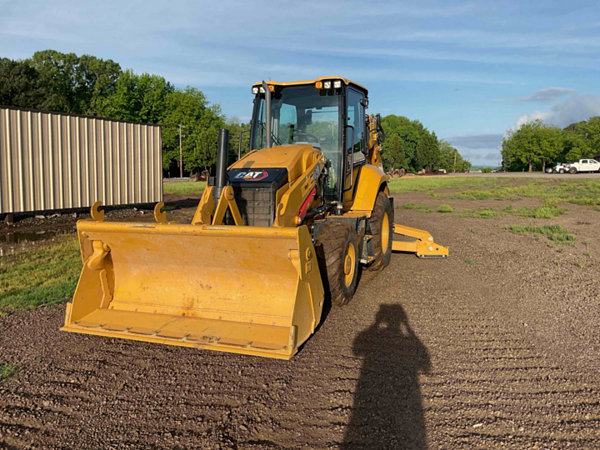 2023 CAT 420 4AEM