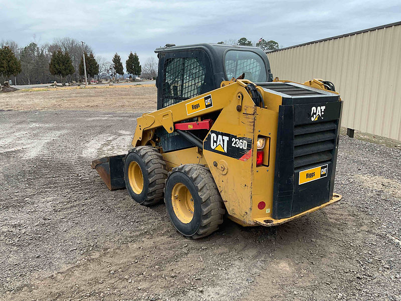 2018 CAT 236D A