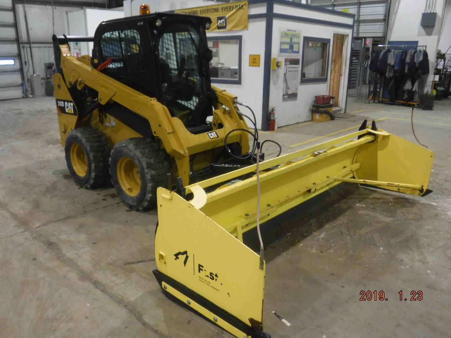 caterpillar-dzt03557