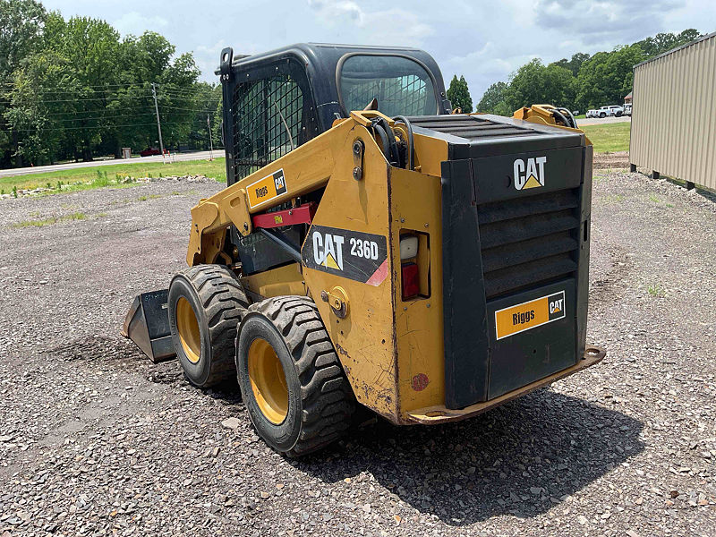 2018 CAT 236D