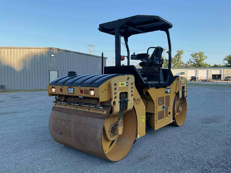 2015 CAT CB44B