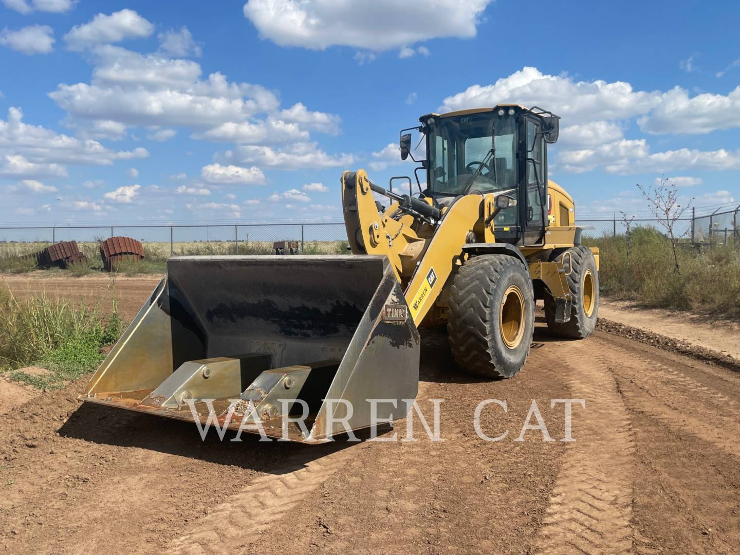 2022 CAT 926M HL