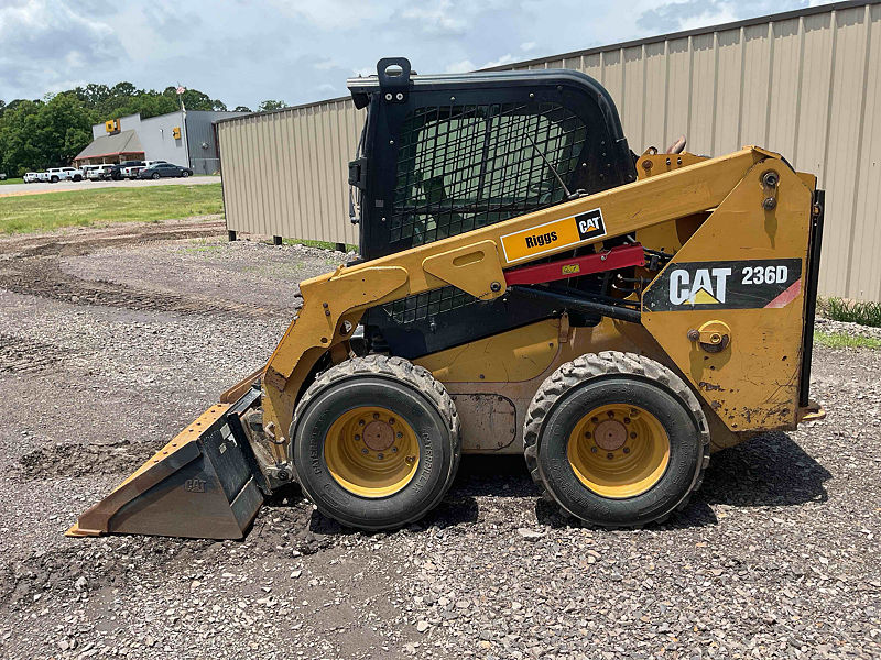 2018 CAT 236D