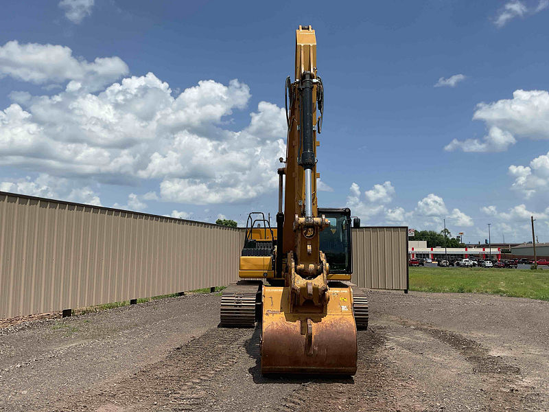 2023 CAT 32607
