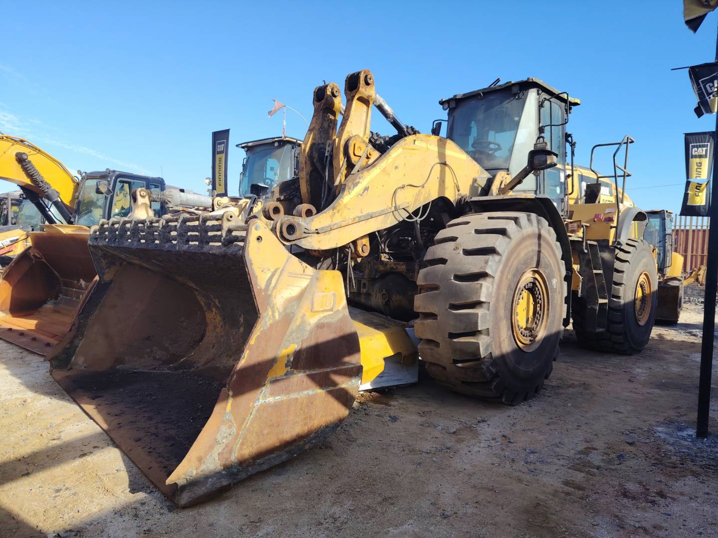 cat-d8z10677-10201011