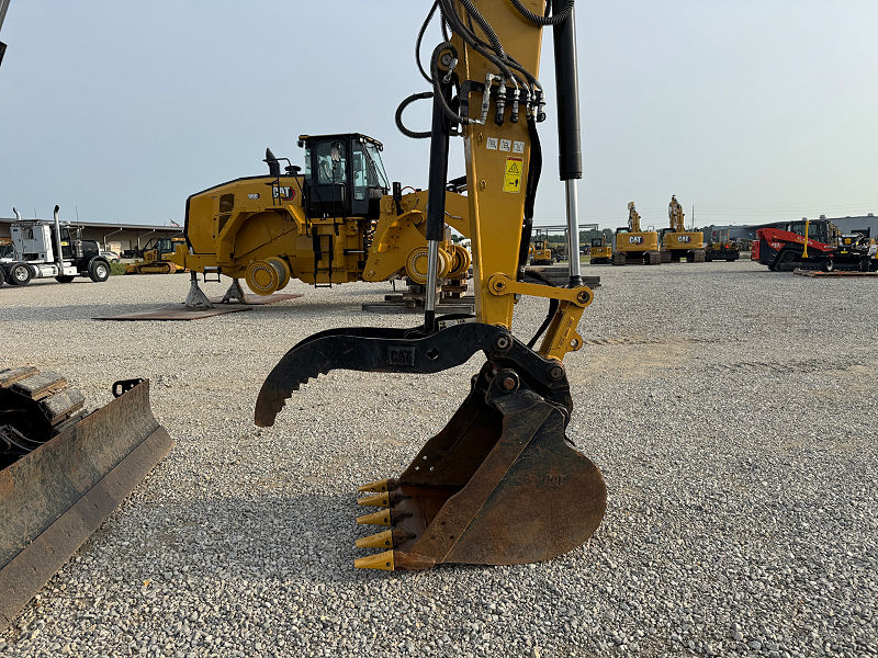2022 CAT 30907CR