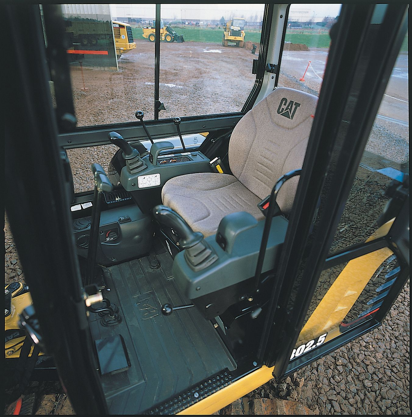 Cat 302.5 Mini Excavators | Caterpillar