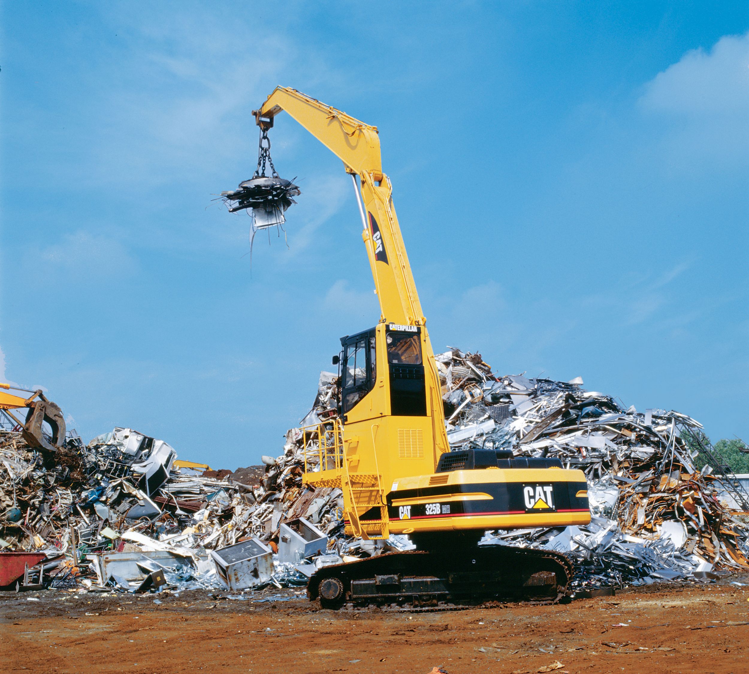 Cat 325B MH Track Material Handlers | Caterpillar