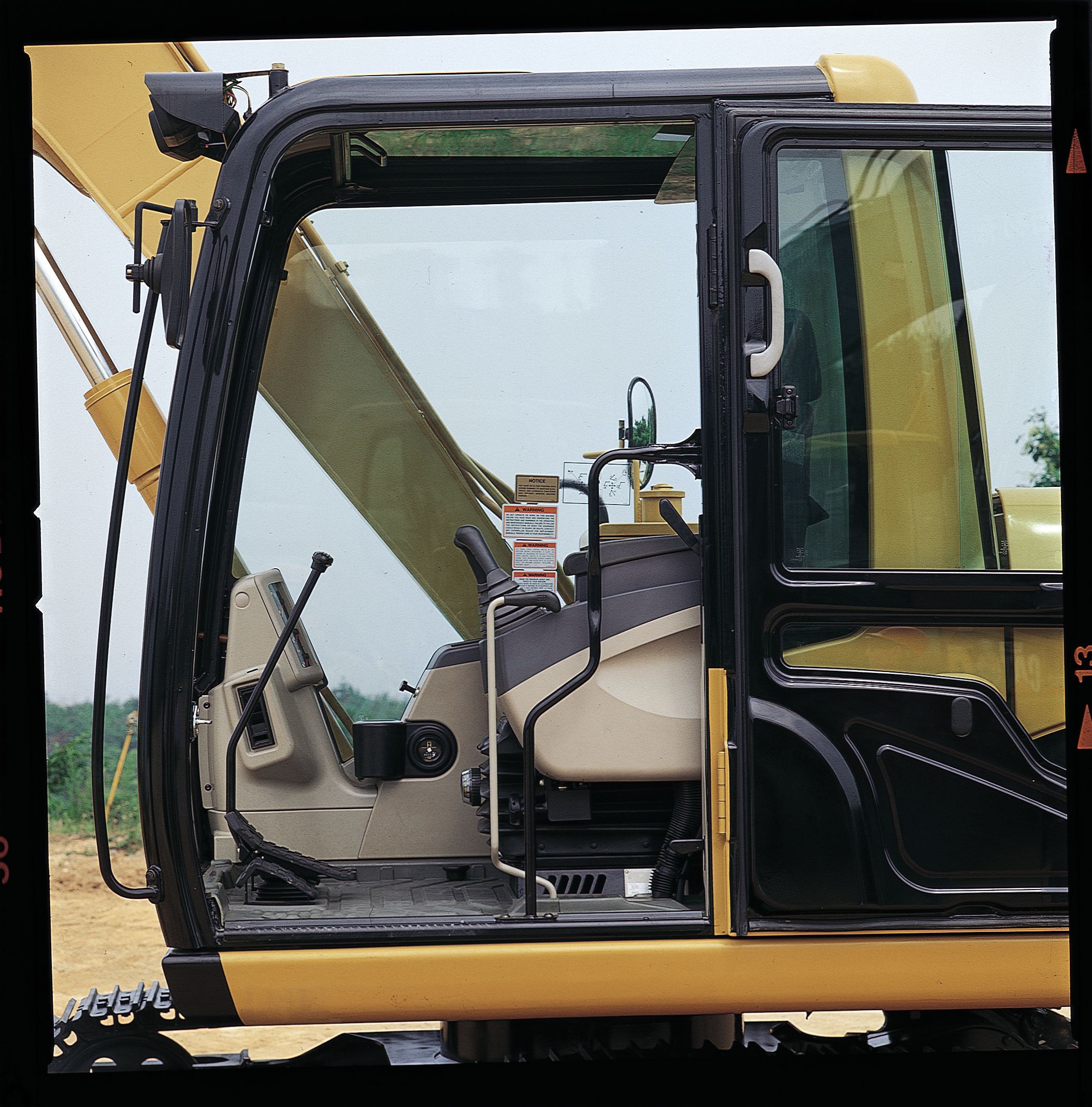 Cat 307C ミニ油圧ショベル | Caterpillar