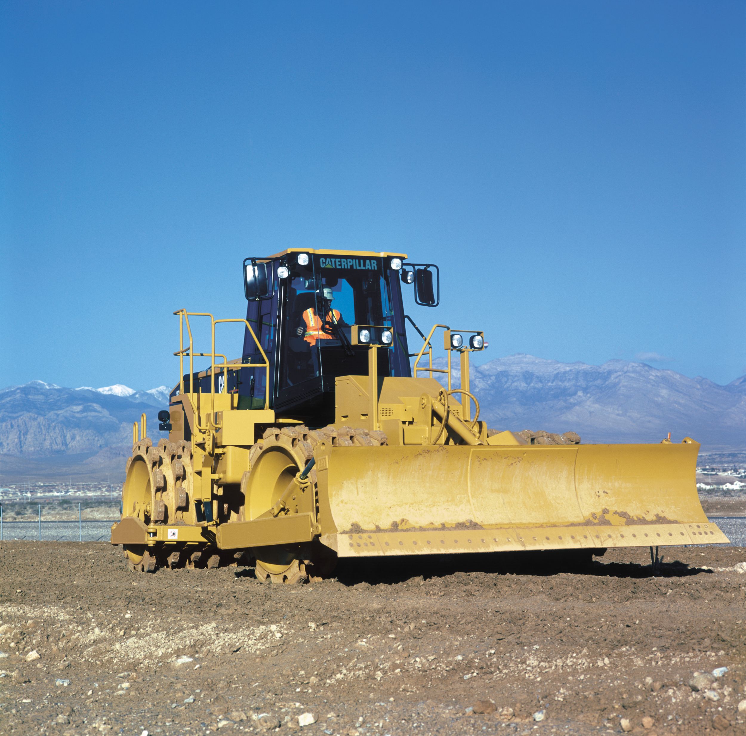 Cat 825H | Caterpillar