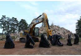 Gallery Multi-Processor with Concrete Cutter Jaws