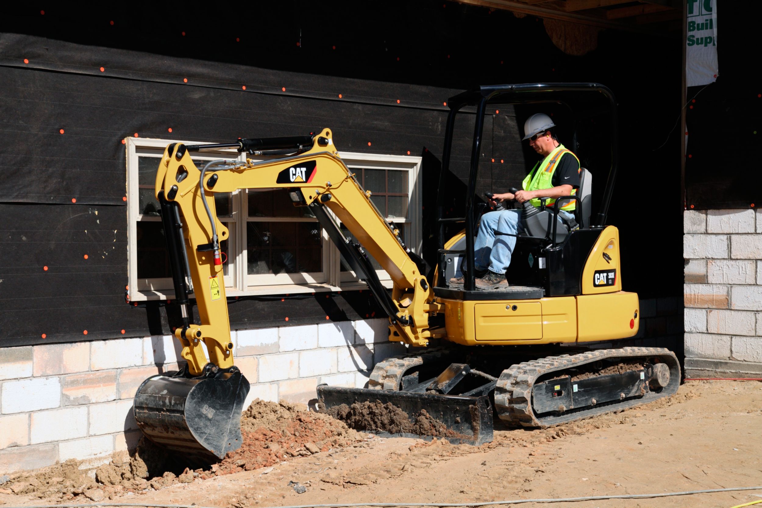 product-303E CR Mini Hydraulic Excavator